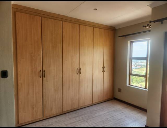 3 BEDROOM APARTMENT FOR SALE IN AZALEA PARK